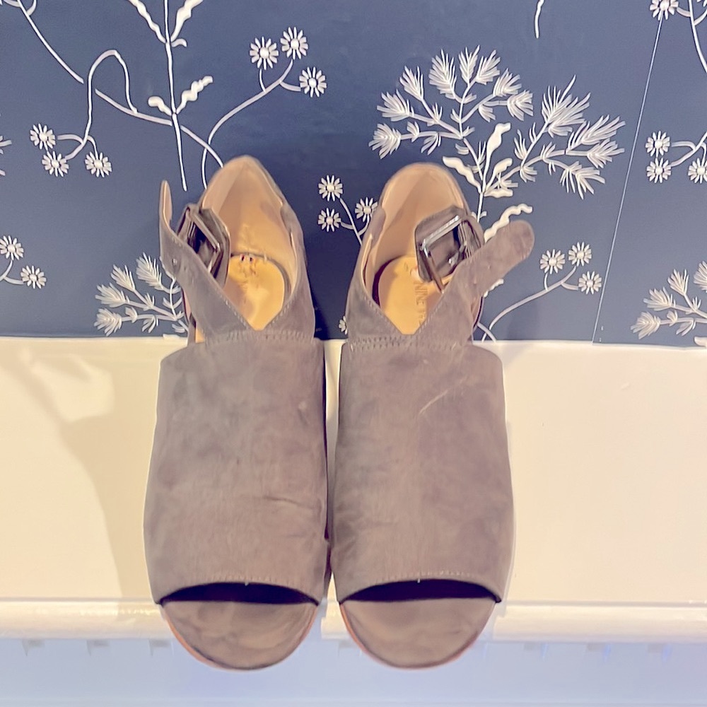 9 West - Sandal - Grey - Size 9 1/2